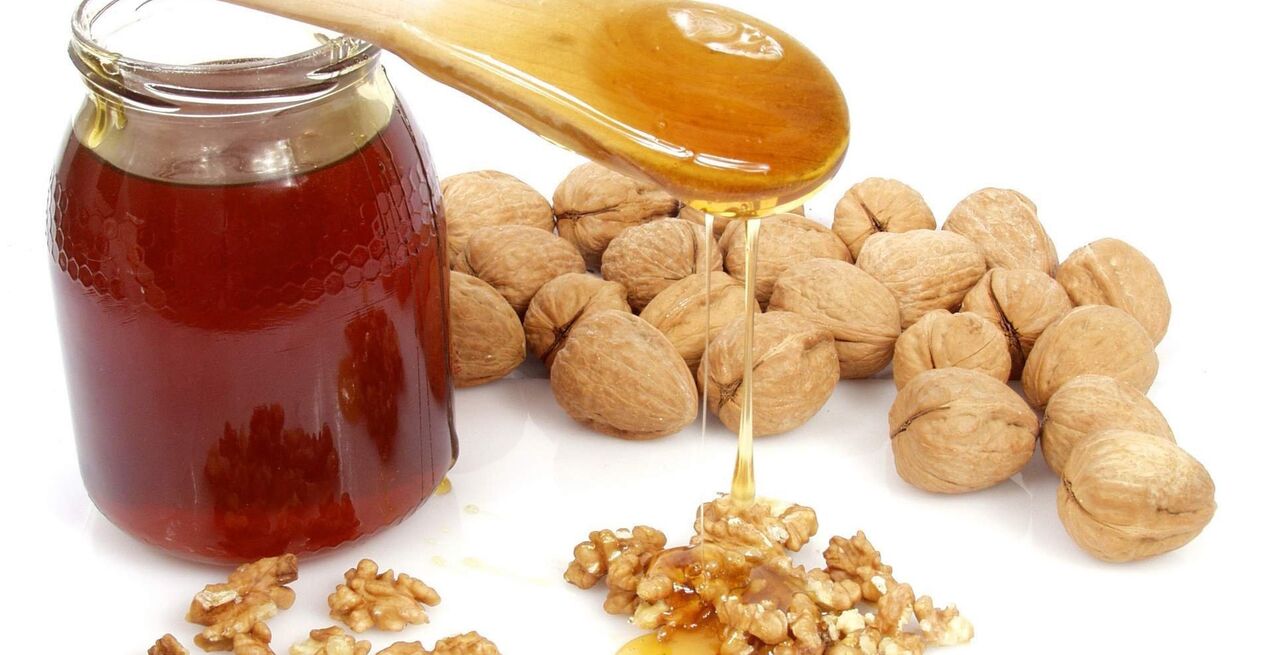 Miel y nueces para aumentar la potencia.