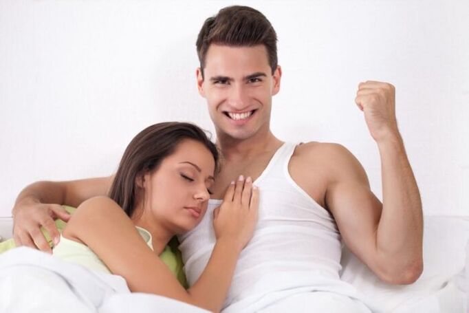 Mujer y hombre aumentaron la potencia usando remedios caseros.